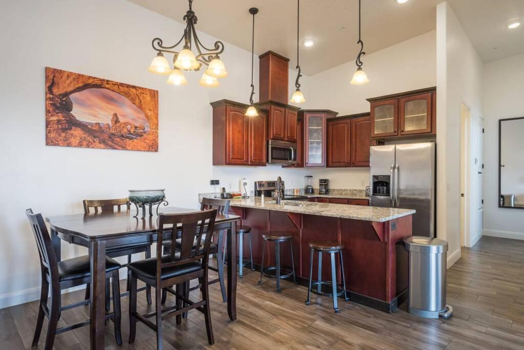Luxury Downtown Rental - La Dolce Vita Villa #3 Moab Exterior foto